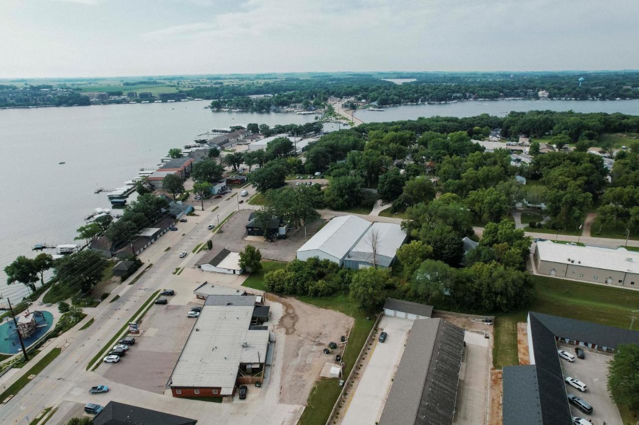 Okoboji Flats 5 - East Okoboji Views Villa Exterior foto